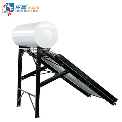 Chauffe-eau solaire sous pression compact de 135 Ltr installé sur le toit Type de collecteur solaire plat